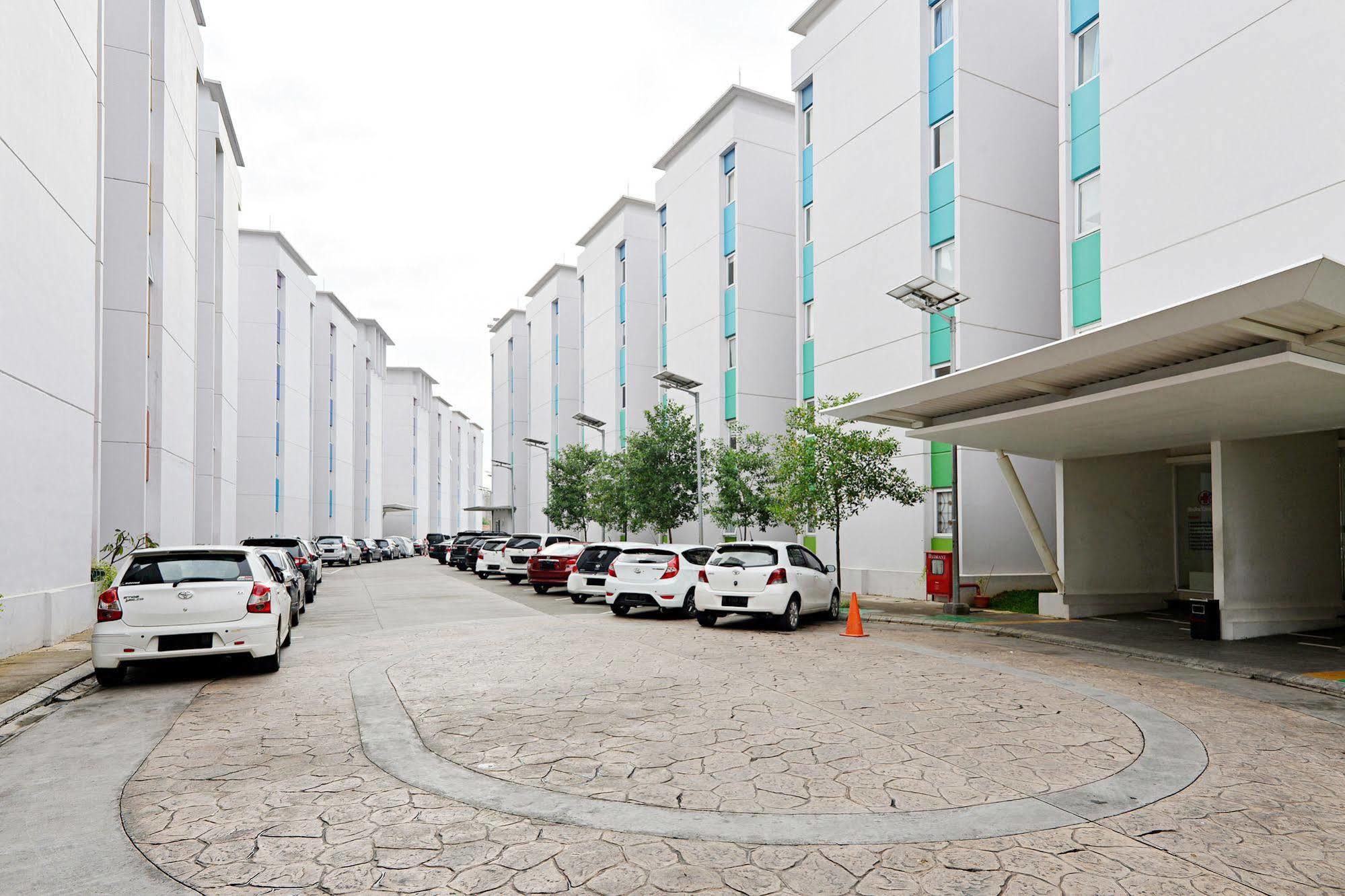 Zen Rooms Basic Tangerang Aeropolis מראה חיצוני תמונה