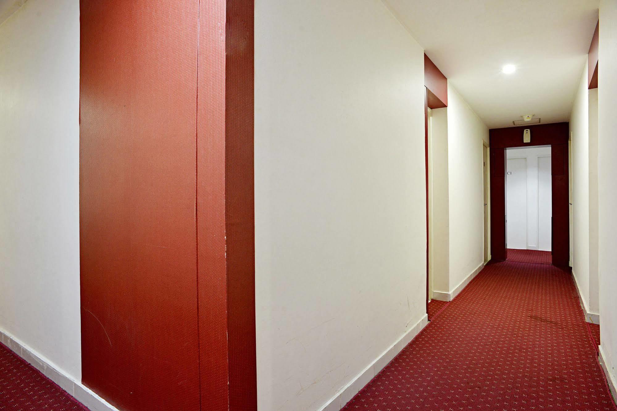 Zen Rooms Basic Tangerang Aeropolis מראה חיצוני תמונה
