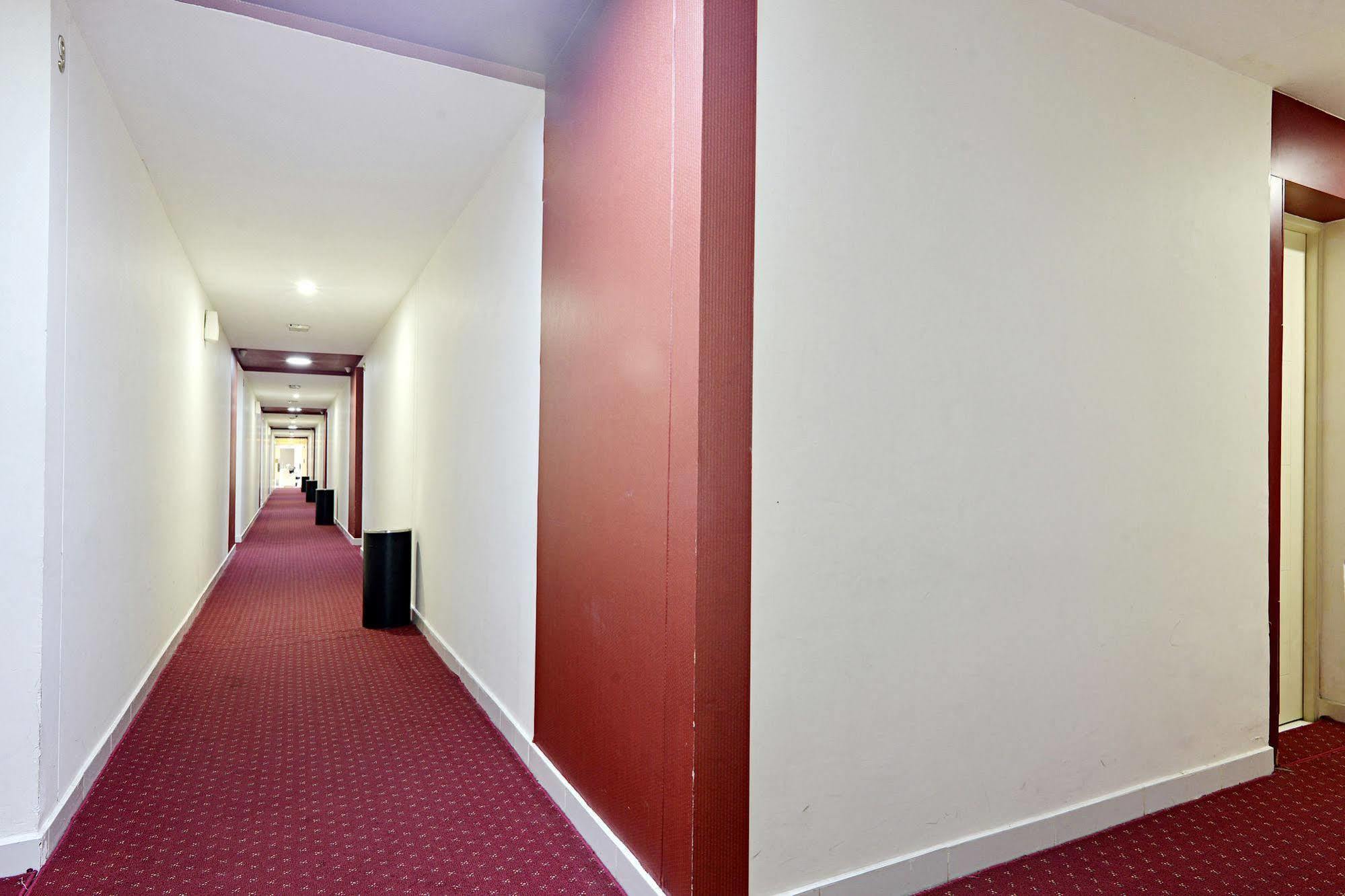 Zen Rooms Basic Tangerang Aeropolis מראה חיצוני תמונה